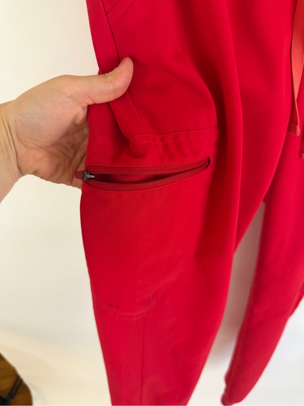FIGS Technical Collection Red Scrub Set S/T - Picture 12 of 15